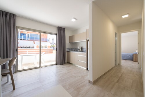 2 min Walk to Beach - Private Terrace - 4