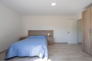 1 chambre, fer et planche à repasser, Wi-Fi gratuit