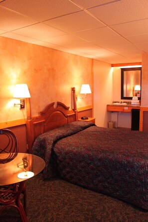 더블룸 또는 트윈룸, 금연 | 고급 침구, 필로우탑 침대, 각각 다른 스타일의 인테리어, 각각 다르게 가구 비치