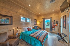 1 bedroom, Internet, bed sheets, wheelchair access - Ennis Lake Studio w/ Kayak, Pool & Fire Pit! (McAllister)