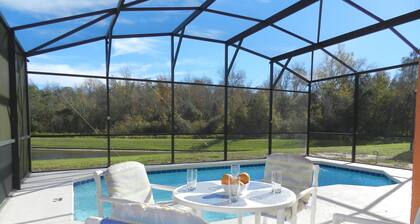 Fantastic villa, 12 mins to Disney with private pool, wi-fi, games room.