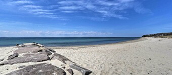 Peaceful Chilmark Farmhouse by Menemsha Beach