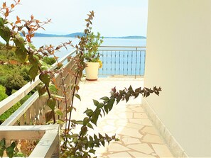 Property grounds - Holiday House Angie in Vinišće, cove Mala Ljubljeva, 70 meters from the sea (Vinišce)