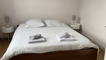 3 chambres, fer et planche Ă repasser, lit parapluie, Wi-Fi