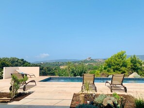 Piscina all'aperto, una piscina riscaldata