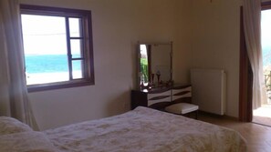 3 habitaciones, escritorio, tabla de planchar con plancha y wifi gratis 