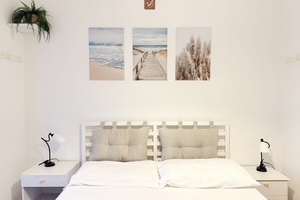 2 bedrooms, bed sheets