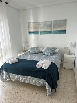 2 slaapkamers, een strijkplank/strijkijzer, gratis wifi, beddengoed