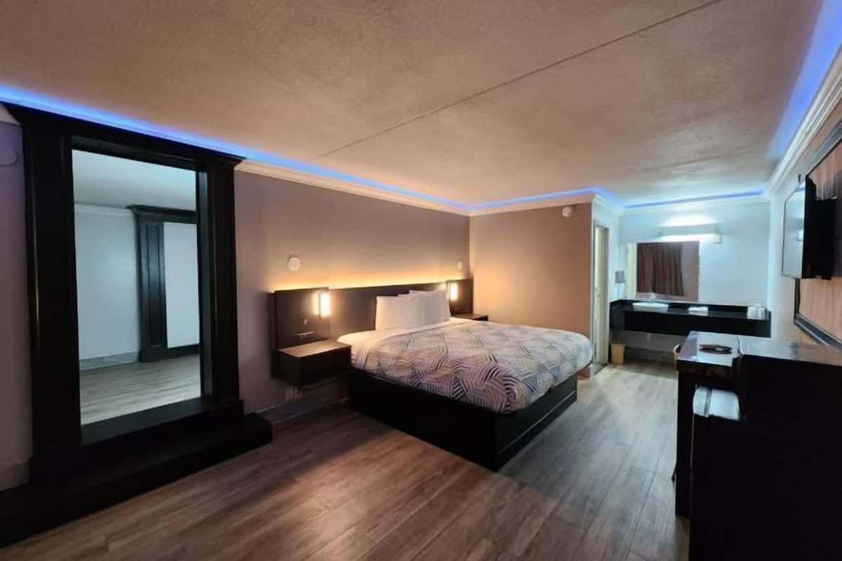 책상, 암막 커튼, 다리미/다리미판, 무료 WiFi