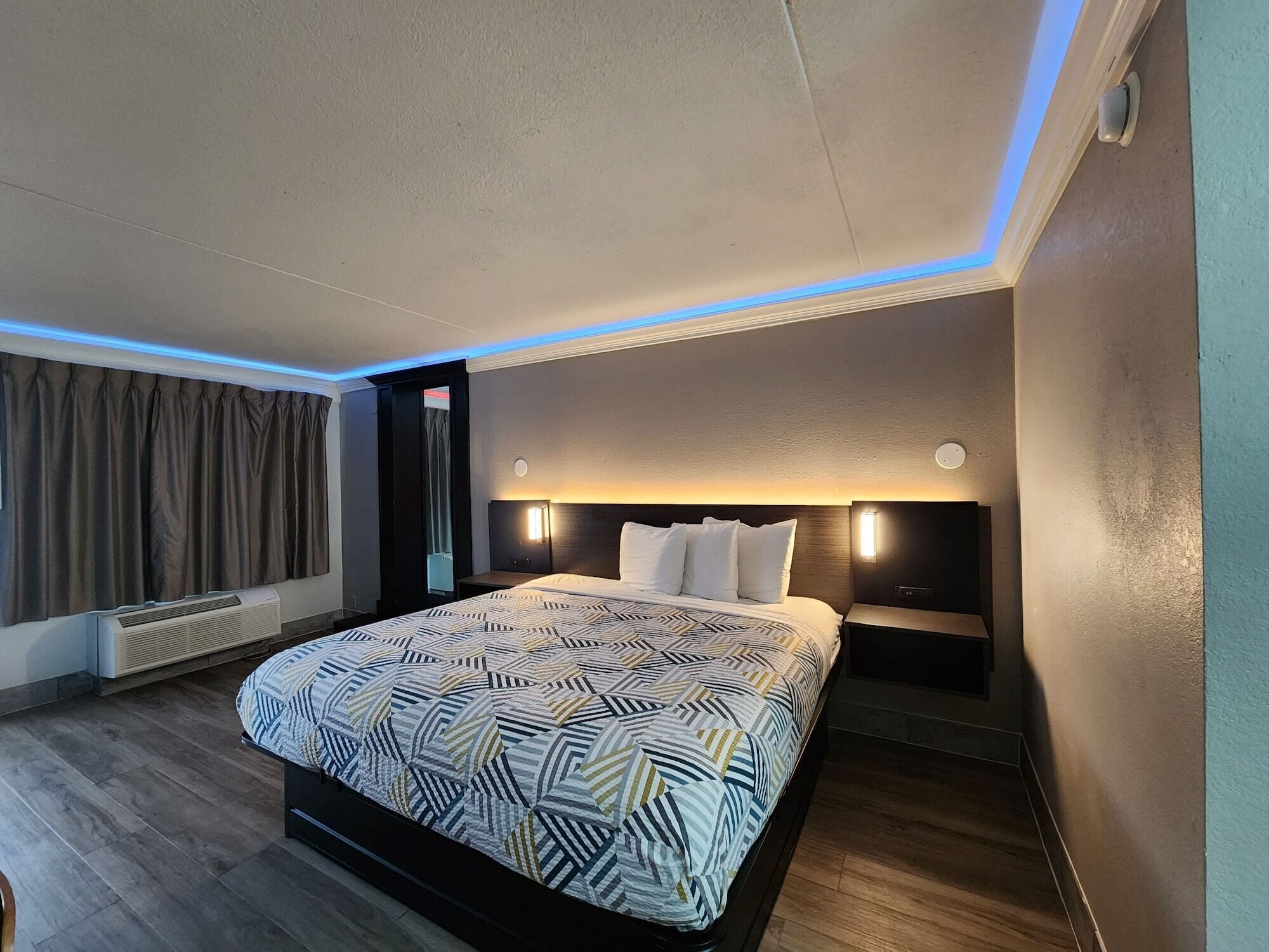 Desk, blackout drapes, iron/ironing board, free WiFi