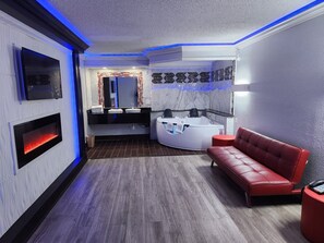 Desk, blackout drapes, iron/ironing board, free WiFi - Motel 6 North Little Rock, AR (North Little Rock)