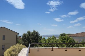 Property grounds - S029 - Sirolo, delightful air-conditioned attic with sea view (Sirolo)