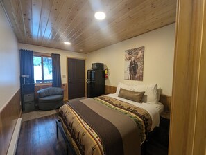 1 bedroom, travel crib, free WiFi, bed sheets