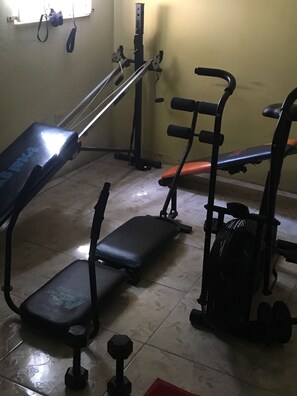 Fitness facility - Relaxing king size bed (Greater Portmore)