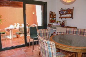 Dining - CREU 16  terraced house with sea view. Community garden and pool.800m. beach (Begur)