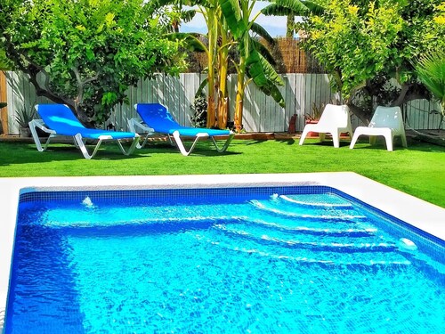 OasisTrain 001 with POOL