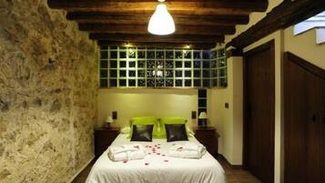 1 chambre, fer et planche Ă repasser, Wi-Fi gratuit, draps fournis