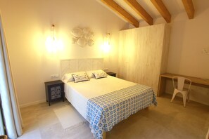 3 chambres, coffre-fort, fer et planche à repasser