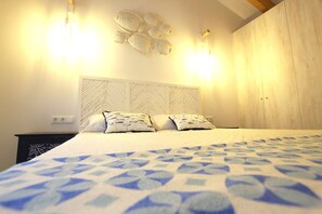 3 bedrooms, in-room safe, iron/ironing board, free WiFi