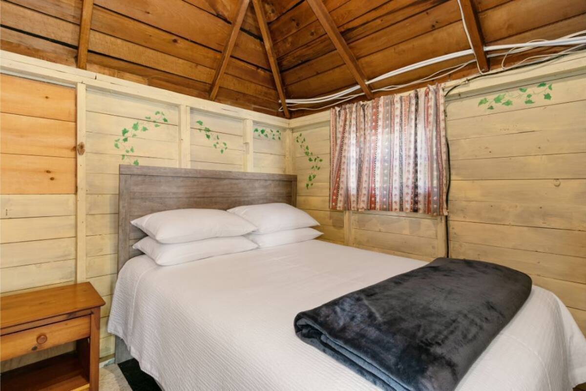 Traditional Cabin