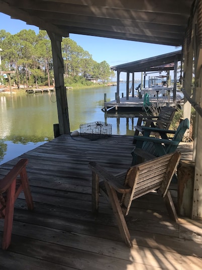 Perfect Couples Getaway - Canal Front Apartment