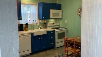 Frigorífic, microones, forn i placa de cuina