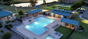 Luxurious Golf Retreat: 4 Bedroom Home With Private Pool & Prime 10th Hole Views