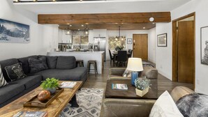 TV, fireplace, video games, books - Creek Home, Game Room, Pool Table, AC, EV Chgr, Lake Rights (Lake Arrowhead)