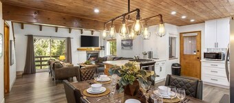 Creek Home, Game Room, Pool Table, AC, Lake Rights
