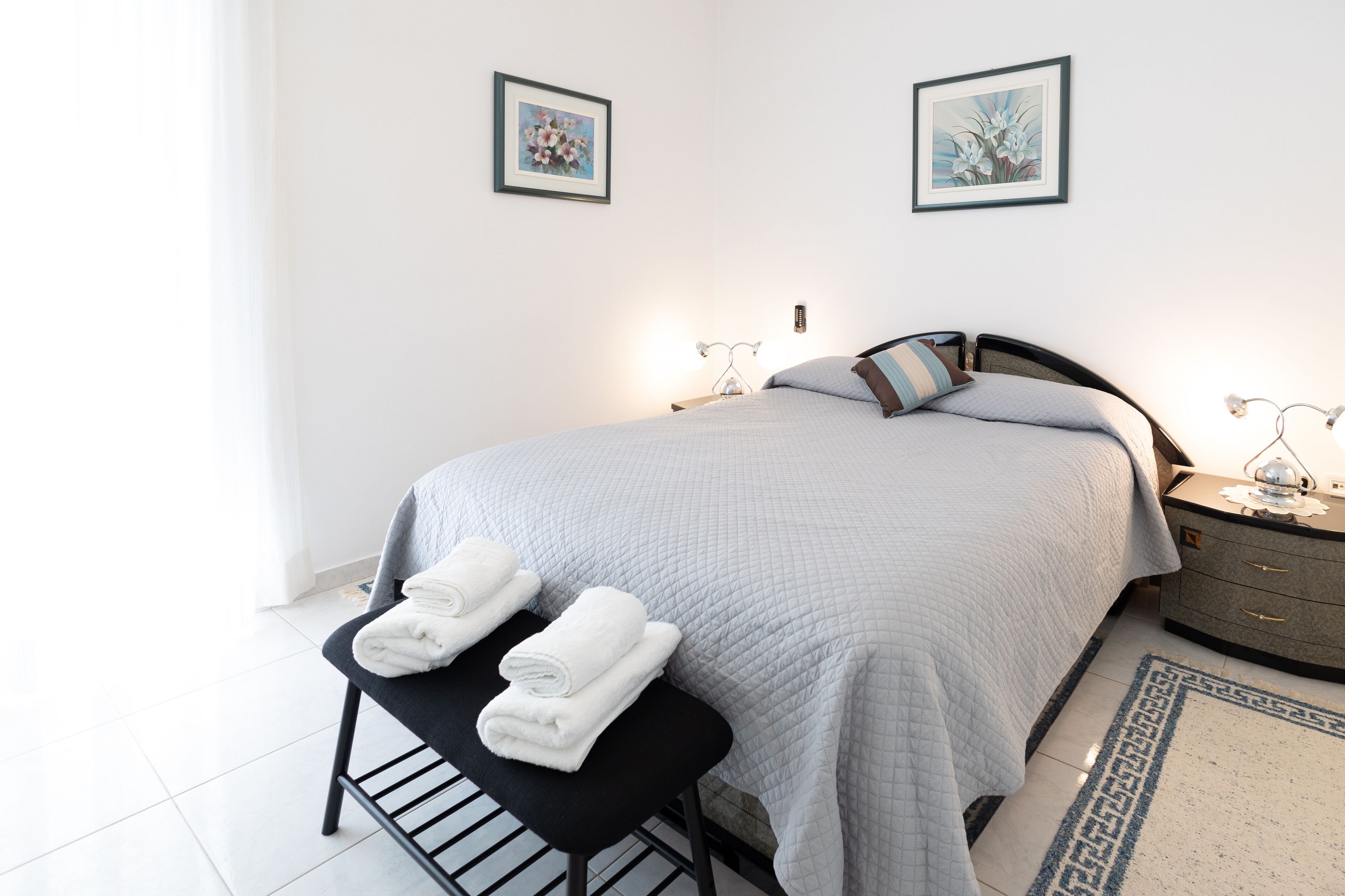 2 habitaciones, tabla de planchar con plancha, wifi y ropa de cama 