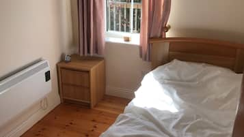 3 bedrooms, iron/ironing board, free WiFi, bed sheets