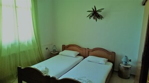 3 bedrooms, in-room safe, iron/ironing board, WiFi