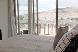 3 soverom, strykejern/-brett, reiseseng for barn og wi-fi (inkludert)