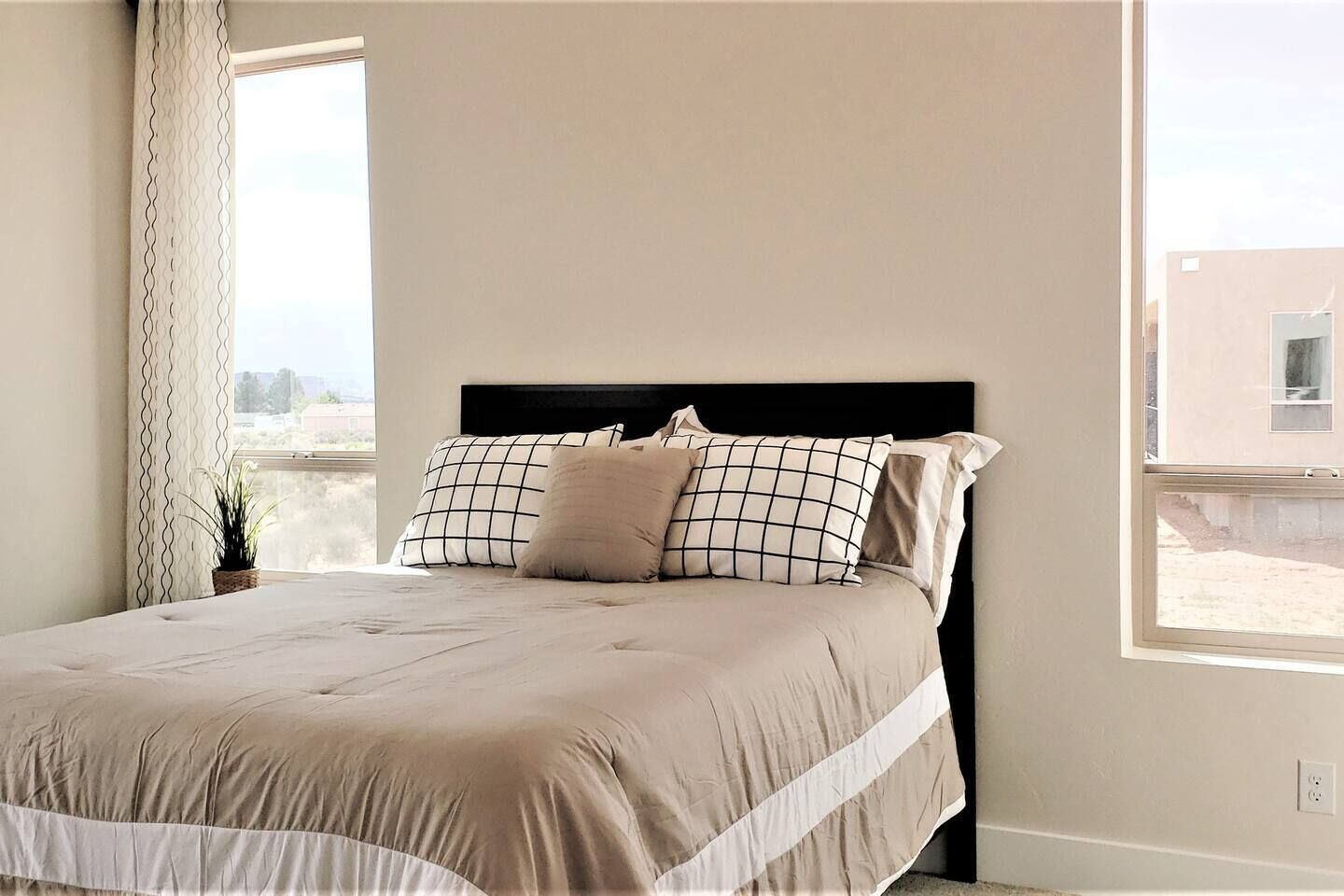 3 bedrooms, iron/ironing board, travel cot, free WiFi