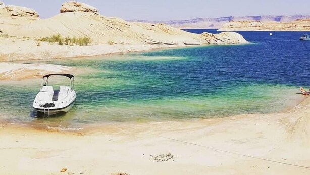شاطئ