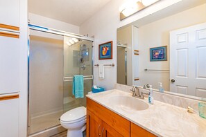 Shower, hair dryer, towels - Kihei Garden Estates #E-102 Ground Floor, A/C, Steps to Pool, Great Location (Kihei)