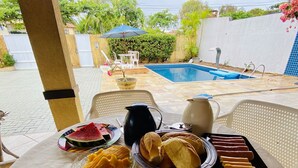 屋外ダイニングエリア