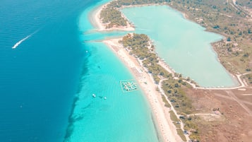 Una playa cerca