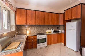 Apartment | Eigene Küche | Kühlschrank, Ofen, Herdplatte, Geschirrspüler