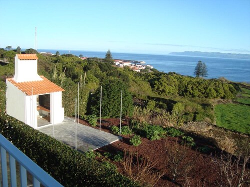 PICO Hollidays  Rentals- Mountain and sea view for families or  groups
