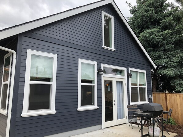 Exterior - Bright and Open Modern Northeast Montavilla ADU (Portland)