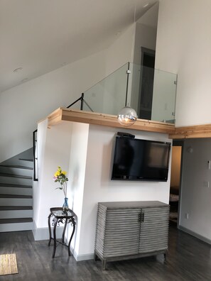 Interior - Bright and Open Modern Northeast Montavilla ADU (Portland)