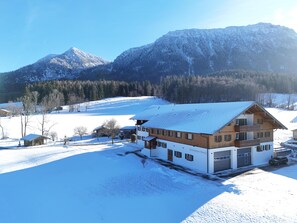 Exterior - 2 Apartment Hochfelln 130 sqm, balcony, open kitchen, 3 bedrooms, living room, 6 p. (Ruhpolding)