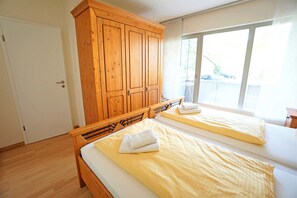 2 bedrooms, WiFi, bed sheets