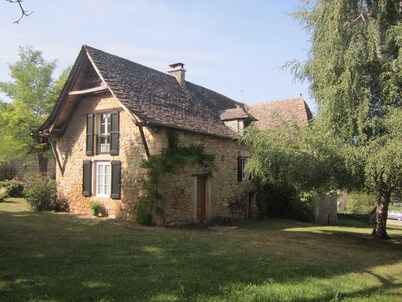gîte "le pigeonnier" in the countryside between Rodez and Conques