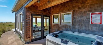 Manzanita Waves House: Luxury Oceanfront Short-Term Vacation Rental