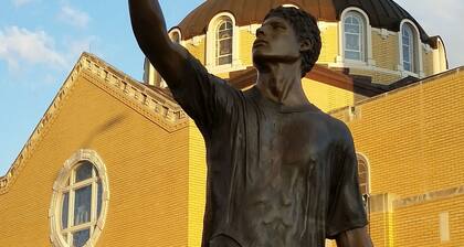 Close to Beach and Tarpon Springs Sponge Docks. Cottage on Spring Bayou