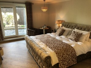 Egyptian cotton sheets, premium bedding, memory-foam beds - Willow Lodge Hambleton (Poulton-le-Fylde)