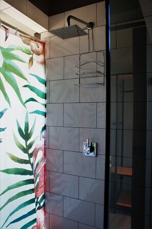 Design Suite, 1 Queen Bed | Bathroom - AR Luxury Suites (San José del Cabo)