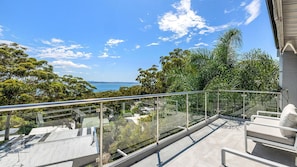 Property grounds - Water Views on Wallawa - Gorgeous Nelson Bay Water Views (Nelson Bay)
